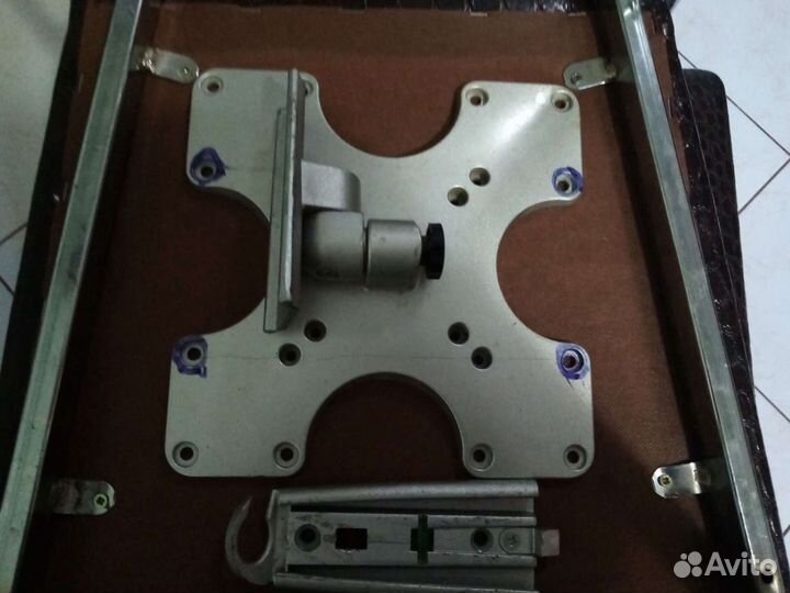 Крепление для телевизора на стену