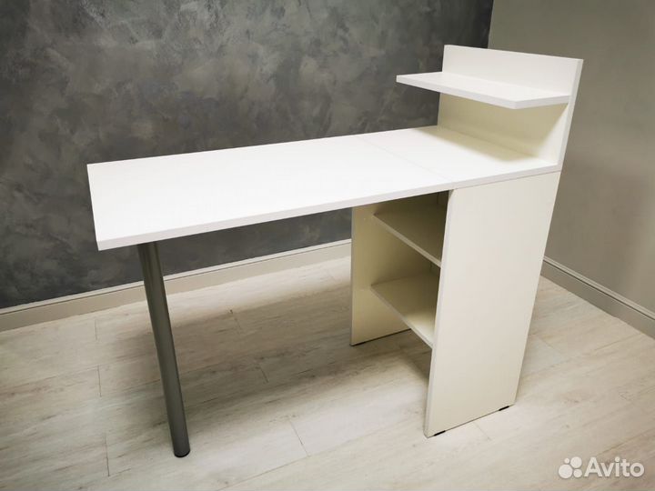 Маникюрный стол складной