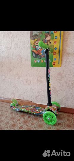 Самокат детский со светящимися колесами