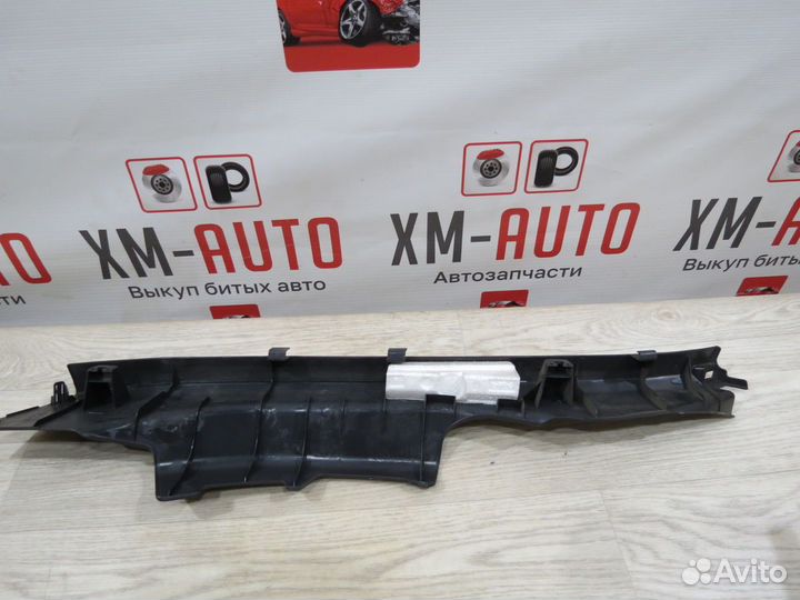 Обшивка стойки задняя правая Toyota Corolla 150