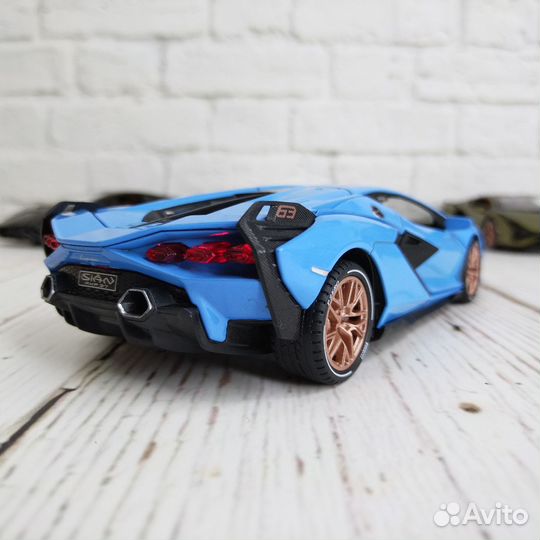 Машина Ламба Сиан со звуковыми световыми сигналами