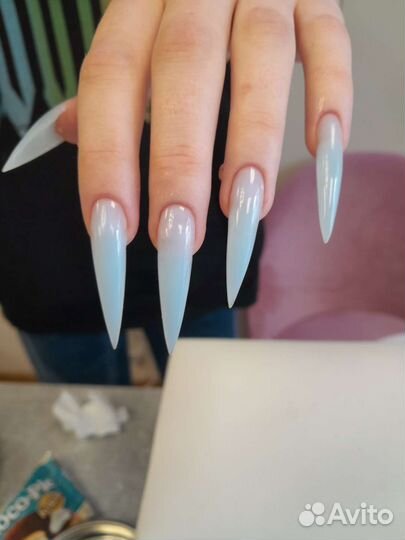 Модель на наращивание ногтей, коррекцию, педикюр