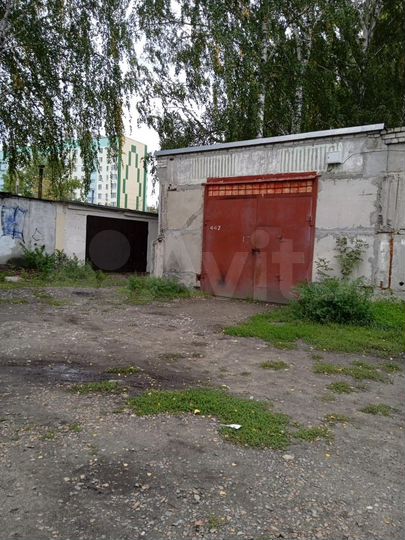 Гараж, > 30 м²