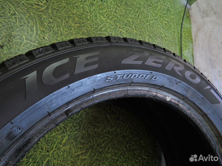 Pirelli Ice Zero 275/45 R20