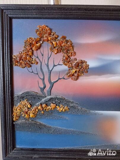 Картина с натуральным янтарём