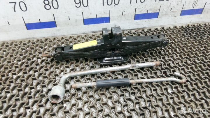 Домкрат на Hyundai Getz TB