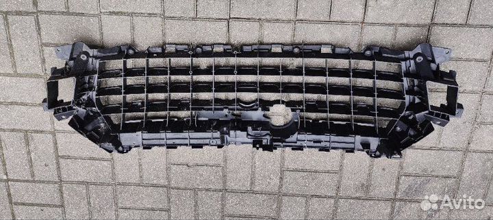 Кронштейн решетка радиатора Audi Q7 4M 2015