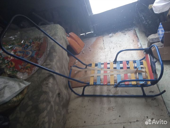 Санки металлические с ручкой