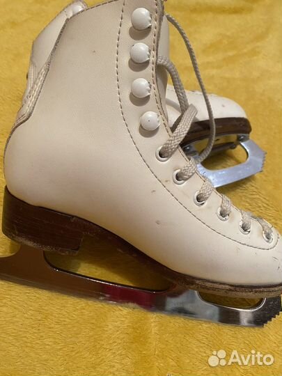 Коньки фигурные 28 размер wifa
