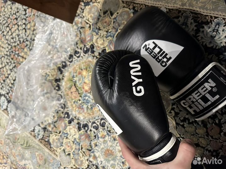 Боксерские перчатки 14 oz новые