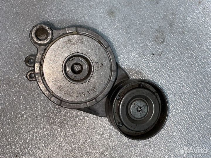 Натяжной ролик A6422001970 Mercedes om642