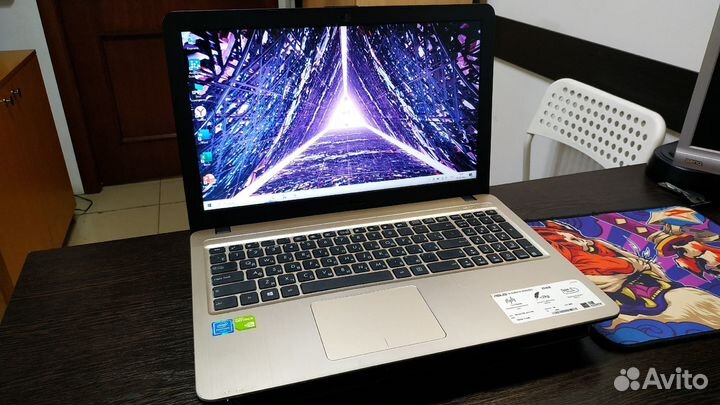Ноутбук Asus