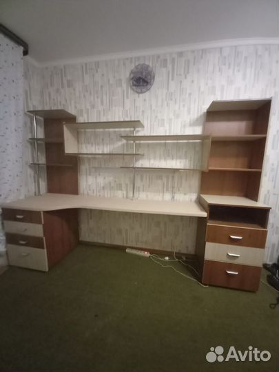 Письменный стол в детскую бу