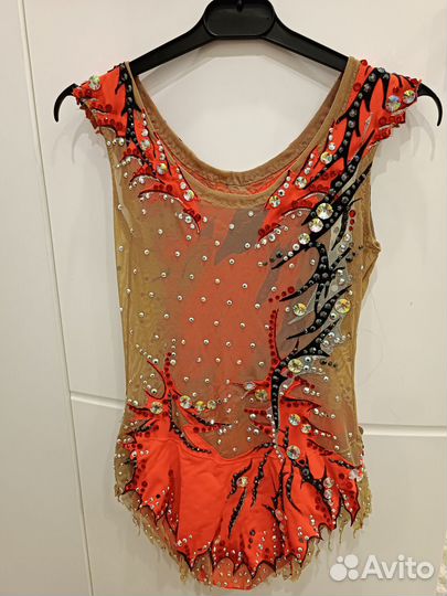 Продам гимнастические купальники