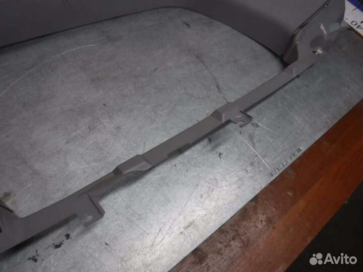 Обшивка багажника задняя правая Mitsubishi Pajero