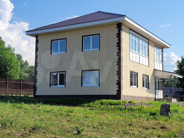 Дом 220 м² на участке 15 сот.