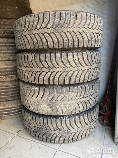 Bridgestone Blizzak Spike-01 265/70 R16