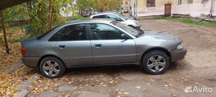 Audi A4 1.8 МТ, 1996, 216 000 км