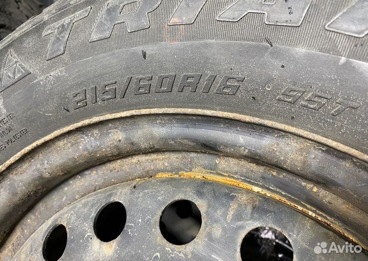 Triangle Snowlink TWT02 215/60 R16