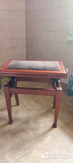 Банкетка для фортепиано