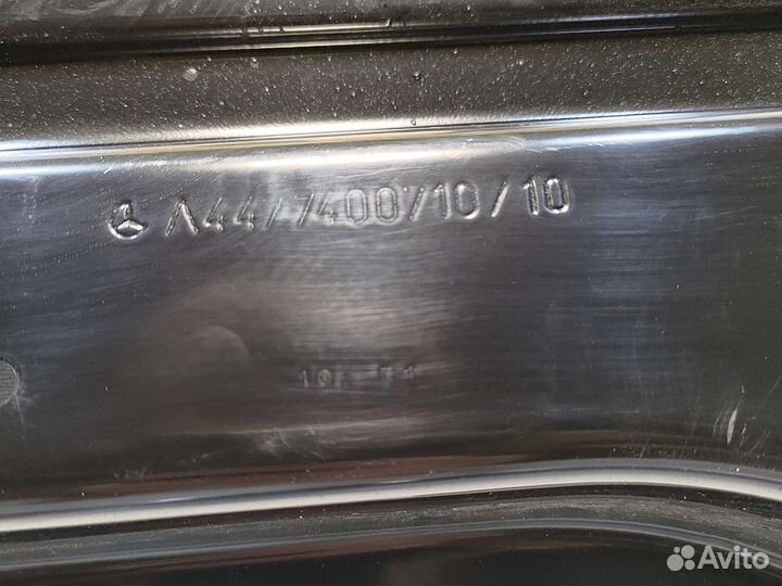 Кронштейн стекла двери багажника Mercedes W447