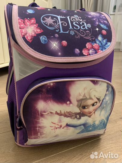 Два школьных рюкзака