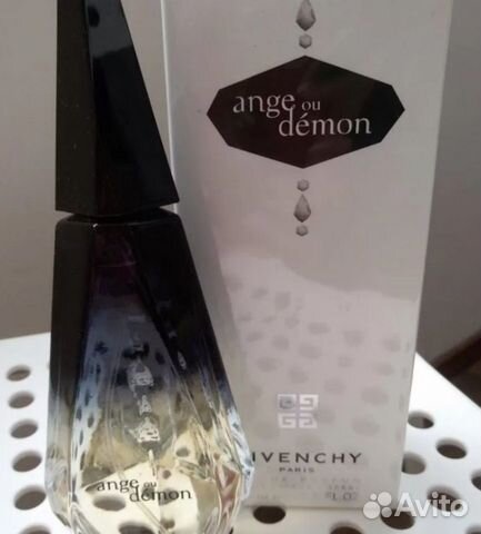 Новая парфюмерная вода Дживанши Gevenchy Франция