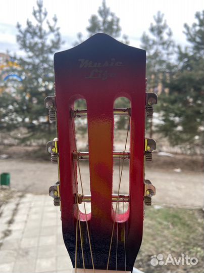 Акустическая гитара “music life”