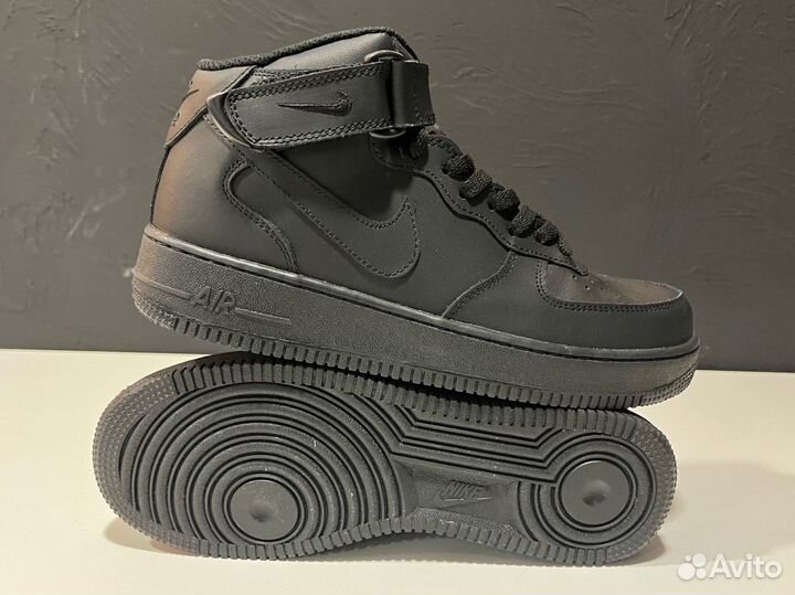 Nike Air Force 1 '07 Mid Black Leather