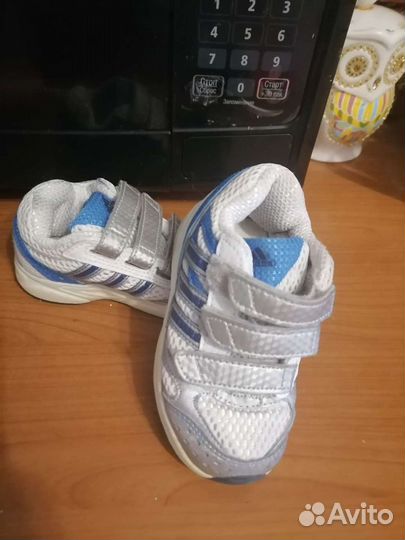 Кроссовки детские adidas 22