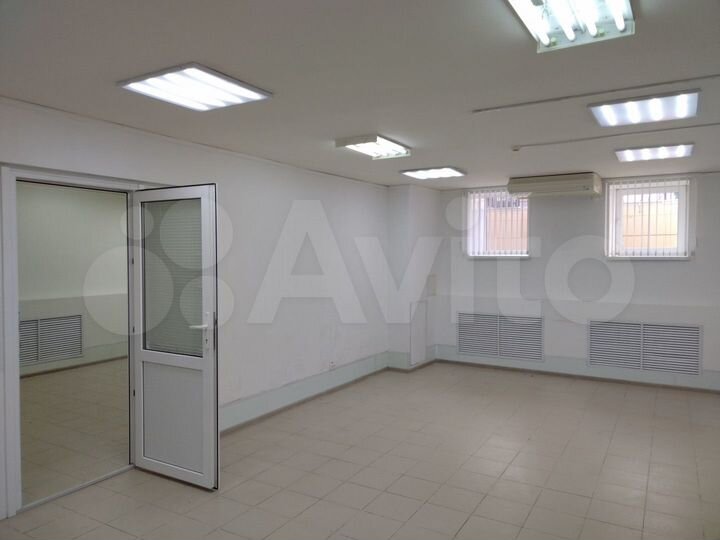 Помещение на первой линии на Бакунина, 110 м²