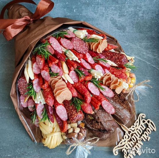 Съедобный мужской колбасный букет