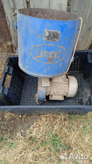 Зернодробилка