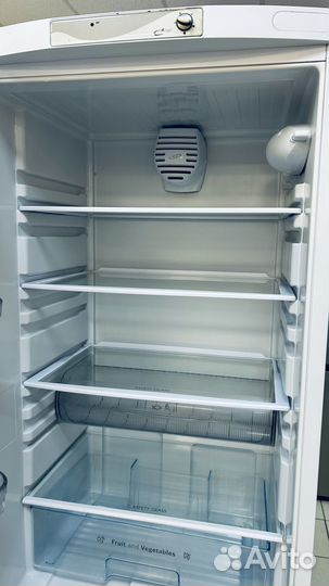 Холодильник Hotpoint-Ariston