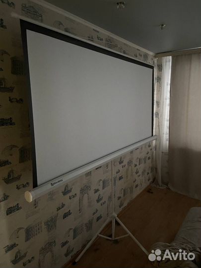 Экран для видеопроектора Brauberg на треноге