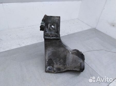 Кронштейн двигателя бмв