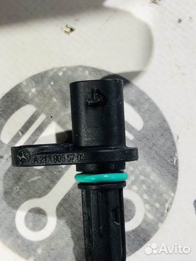 Датчик ABS задний Mercedes W213 A2139053703