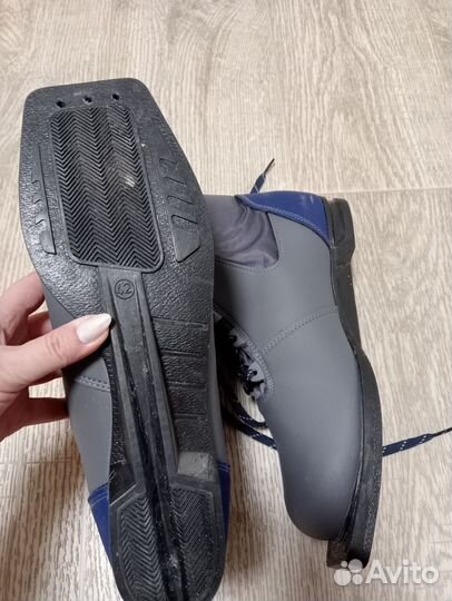 Лыжные ботинки