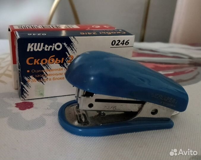 Мини-степлер+набор скобок 24/6 1000шт две коробки