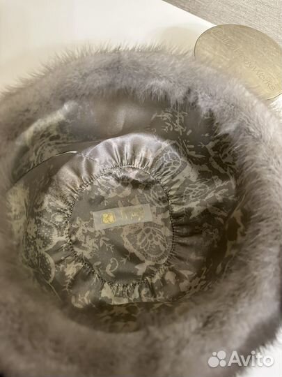 Женская шапка из голубой норки