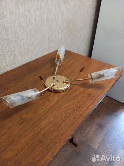 Продам люстру
