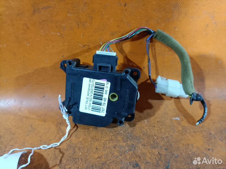 Моторчик заслонки печки Mitsubishi Pajero V75W