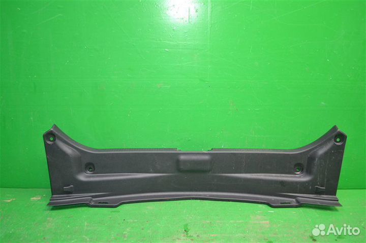 Накладка замка багажника Toyota Camry V70 2018