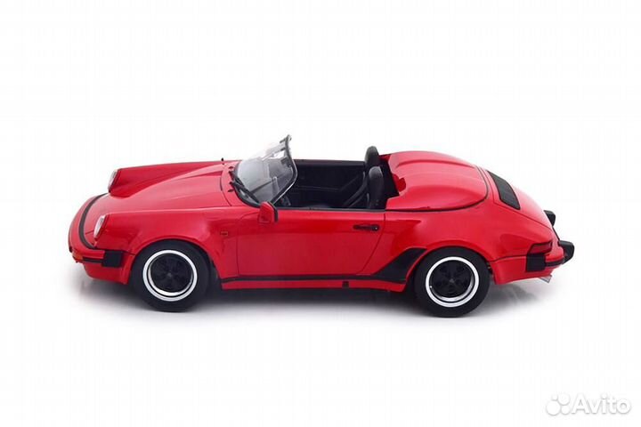 Коллекционная модель автомобиля Porsche 911