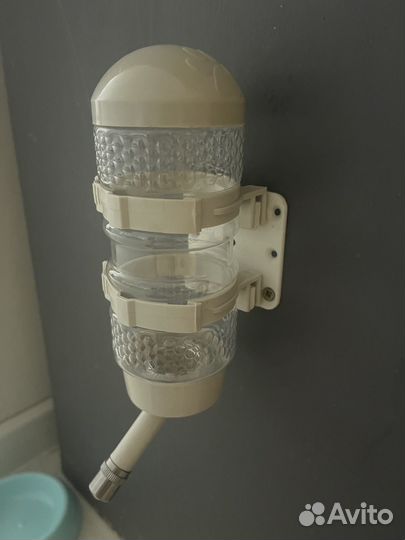 Поилка для животных с креплением