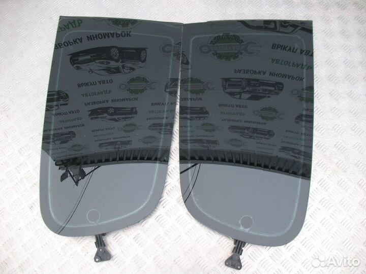 Стекло глухое заднее левое и правое Peugeot 307