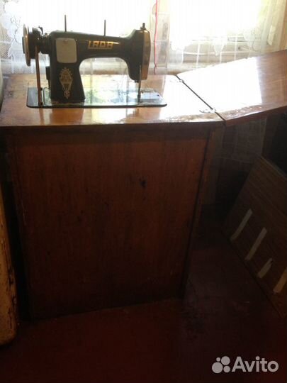 Лада. LADA. Швейная машинка