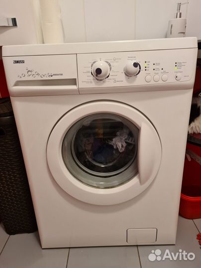 Стиральная машинка zanussi