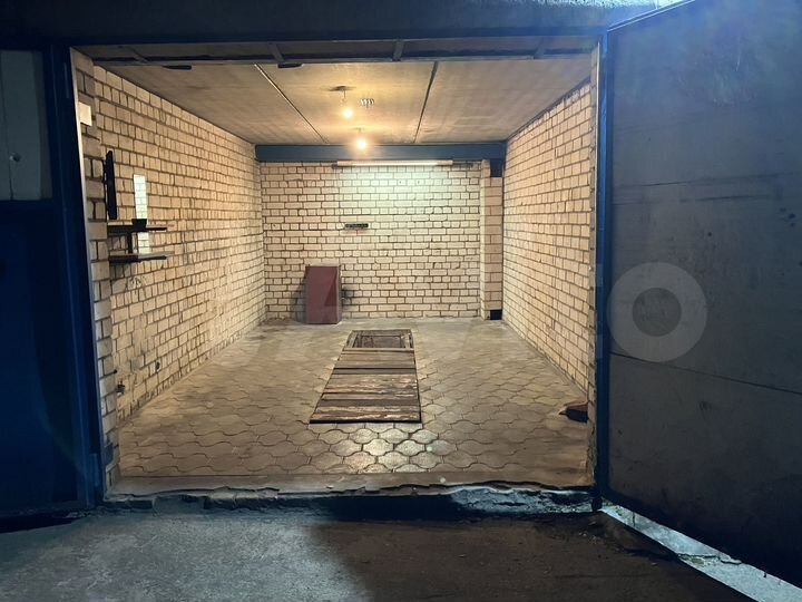 Гараж, > 30 м²