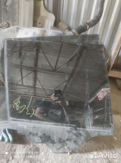 Заднее правое стекло BMW X3 E83